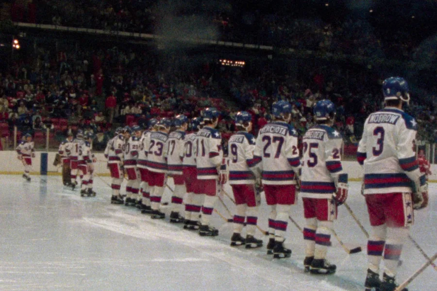 Netflix 新片 媒體採購 廣編稿 廣告合作 異業合作 互惠 奧運奇蹟 1980美國國家男子冰球隊 Miracle: The Boys of '80  冰上奇蹟紀錄片  1980 普萊西德湖冬奧  冷戰體育歷史  弱者逆襲傳奇