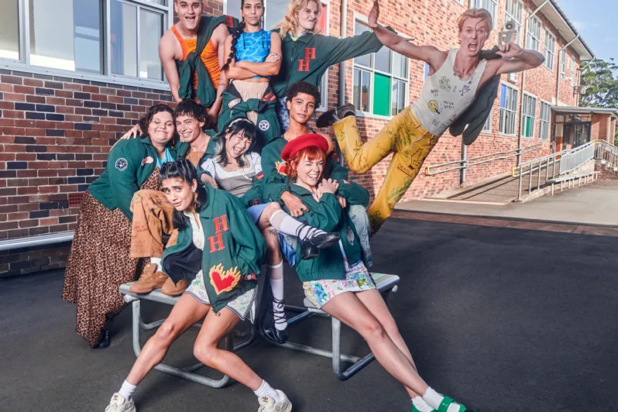 Netflix 新片 媒體採購 廣編稿 廣告合作 異業合作 互惠 心碎高中第3季 Heartbreak High Season 3  Ayesha Madon James Majoos  Chloe Hayden Asher Yasbincek  Thomas Weatherall Will McDonald  青春劇情 澳洲影集  2026 影集 心碎高中