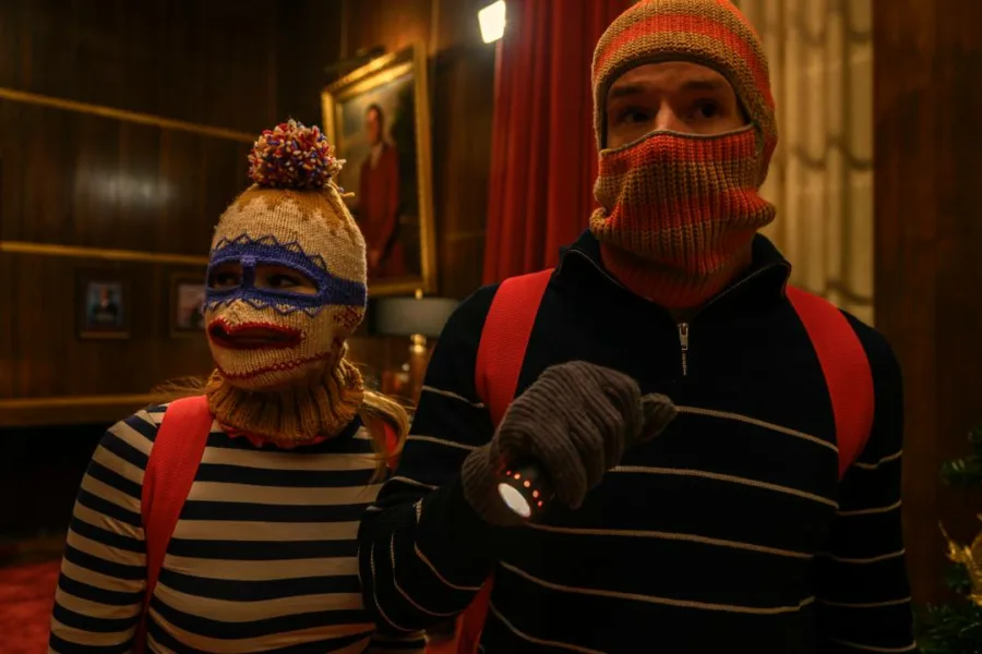 偷心響叮噹 Netflix新片 電影 媒體採購 廣編稿 廣告合作 浪漫喜劇 聖誕劫案 靈魂伴侶 倫敦節慶 機智小偷 家庭觀影