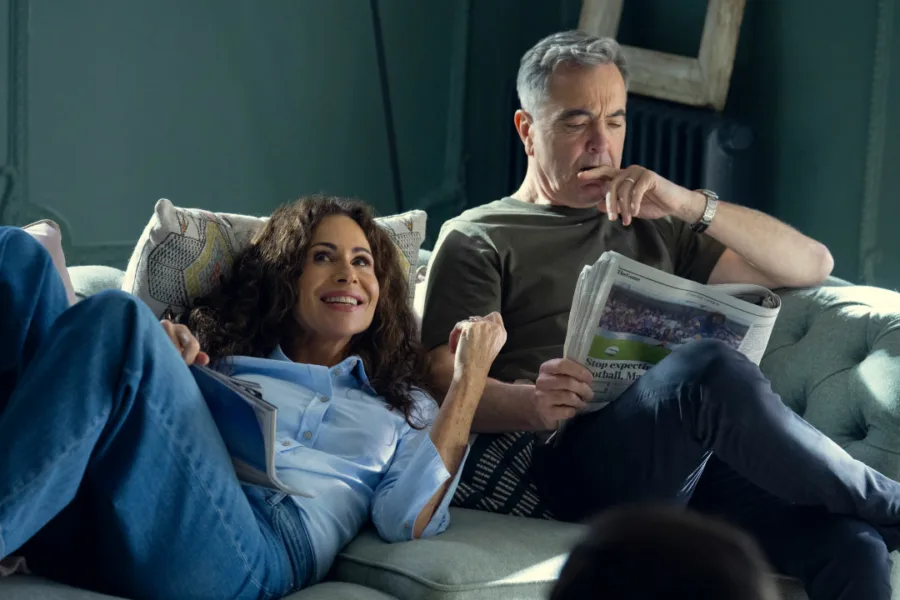 Netflix 新片 媒體採購 廣編稿 廣告合作 異業合作 危險追逃 RunAway 詹姆斯內斯比特 米妮德賴弗 Netflix懸疑 2026必追