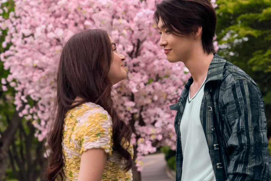 Netflix 新片 媒體採購 廣編稿 廣告合作 異業合作 互惠 愛你的凱蒂 XO, Kitty Season 3  安娜卡思卡特 Anna Cathcart  崔民英 李相憲 金智雅  韓珍妮 Jenny Han 范倫蒂娜葛拉薩  浪漫喜劇 成長影集  