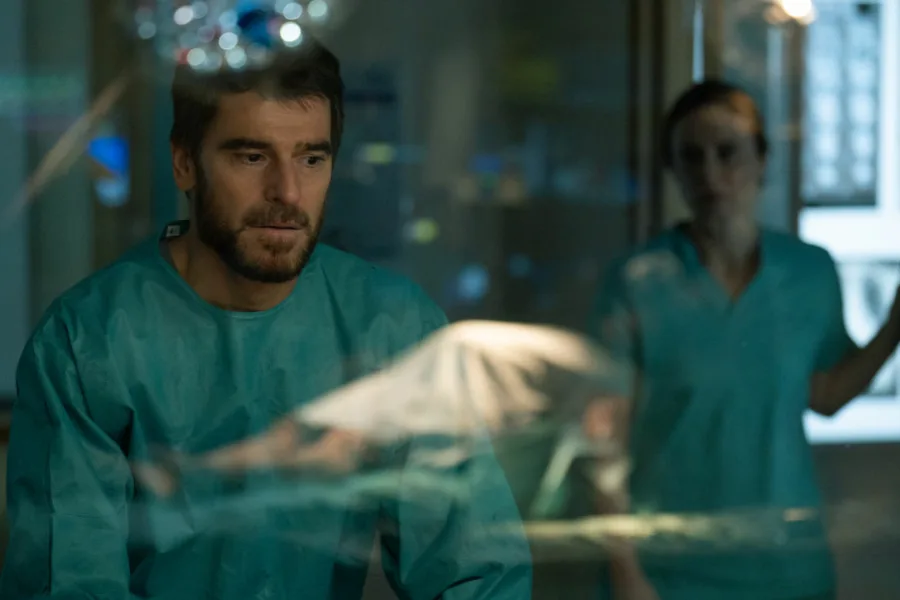 白塔之欲 Netflix新片媒體採購 西班牙劇情片 醫療影集 急診室 華金索羅亞醫院 納瓦尼姆利  艾坦娜桑琪絲吉洪 布蘭卡蘇亞雷茲  曼諾瑞亞斯 阿方索巴薩維 博爾哈路納