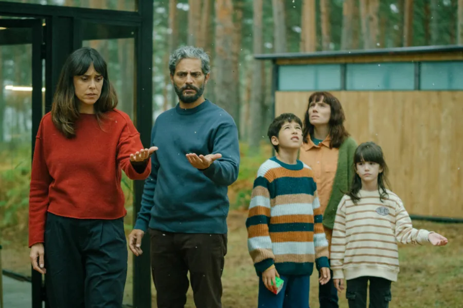 Netflix新片 電影 媒體採購 廣編稿 廣告合作 異業合作 互惠 浴火之森 Firebreak Belén Cuesta 西班牙懸疑驚悚電影 森林大火失蹤案件