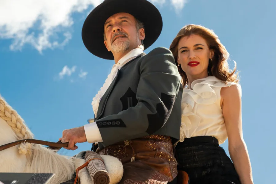 Netflix 新片 媒體採購 廣編稿 廣告合作 異業合作 互惠 柏林抱銀貂的女子 柏林 達米安 塞維亞 馬拉加公爵 勒索復仇  西班牙 動作滿檔影集  藝術品搶案 心理博弈 2026 影集 柏林新篇章