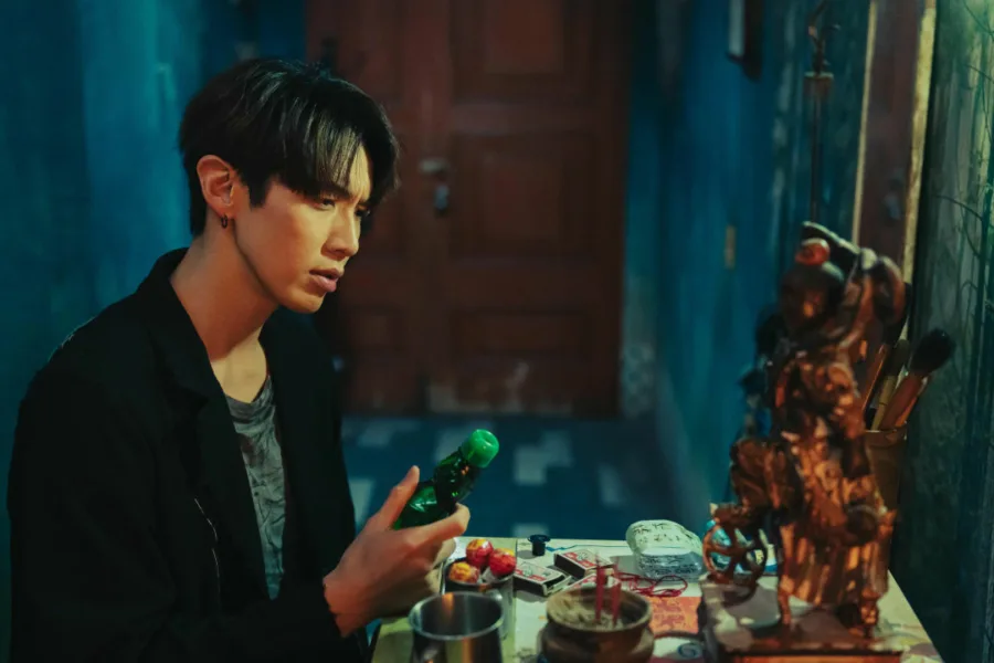 Netflix 新片 媒體採購 廣編稿 廣告合作 異業合作 互惠 乩身 東方玄幻美學  Agent from Above 柯震東 王柏傑 贖罪  薛仕凌 惡魔 角色深度 宗教 信仰  三太子 民間傳說 因果報應 劇情 解析  陳姸霏 隋棠 陳以文 原創 2026 必看玄幻動作影集 三界觀點 