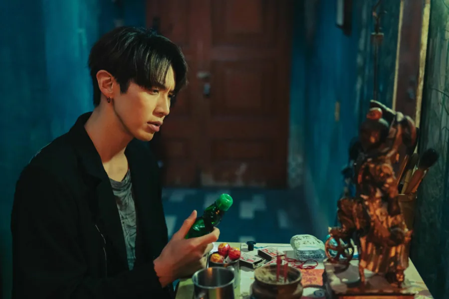 Netflix 新片 媒體採購 廣編稿 廣告合作 異業合作 互惠 乩身 東方玄幻美學  Agent from Above 柯震東 王柏傑 贖罪  薛仕凌 惡魔 角色深度 宗教 信仰  三太子 民間傳說 因果報應 劇情 解析  陳姸霏 隋棠 陳以文 原創 2026 必看玄幻動作影集 三界觀點 