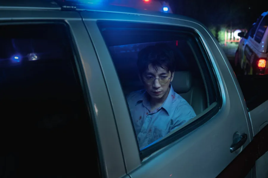 Netflix 新片 媒體採購 廣編稿 廣告合作 異業合作 互惠 邪惡律師 The Evil Lawyer 納特奇查理 邪惡律師 泰國影集 芮塔彭安 諾塔彭布恩普拉可 2026 影集 邪惡律師 麥克 司法體制陰暗面 納特奇查理 Nat Kitcharit 芮塔彭安 Rhatha Phongam 驚悚劇情片 邪惡律師 The Evil Lawyer 法律漏洞 情感獨立 道德博弈 影集 邪惡律師 殺害警官之子 官官相護 生存演算