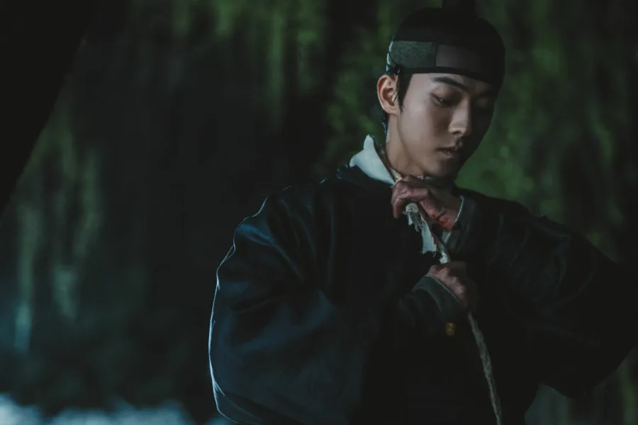 Netflix 新片 媒體採購 廣編稿 廣告合作 異業合作 互惠 鬼謎東宮 The East Palace 南柱赫 / Nam Joo-hyuk 盧允瑞 / Roh Yoon-seo 曹承佑 / Cho Seung-woo 宮廷懸疑 / Palace Suspense 靈界恐怖 / Spirit World Horror
