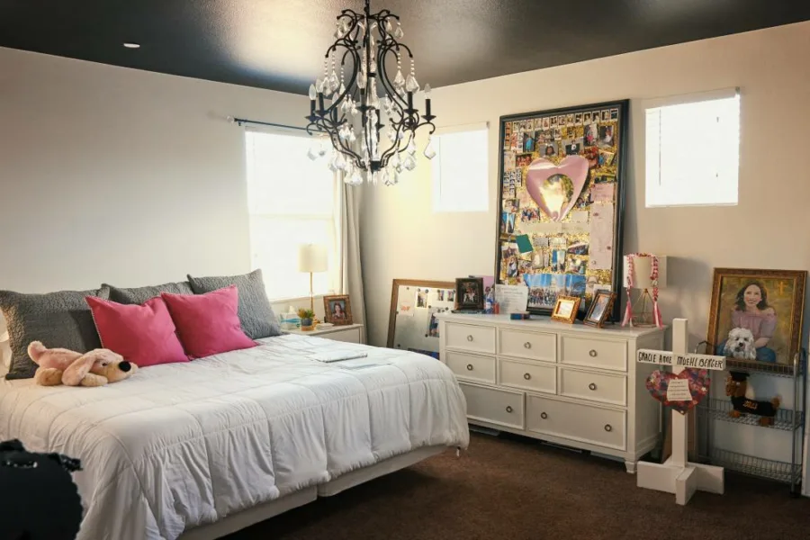 孩子的空睡房 Netflix新片 電影 媒體採購 廣編稿 廣告合作 異業合作 校園槍擊 紀錄片 史蒂夫哈特曼 Steve Hartman 盧博普 Lou Bopp 槍枝暴力 反槍枝 空睡房 家庭悲劇