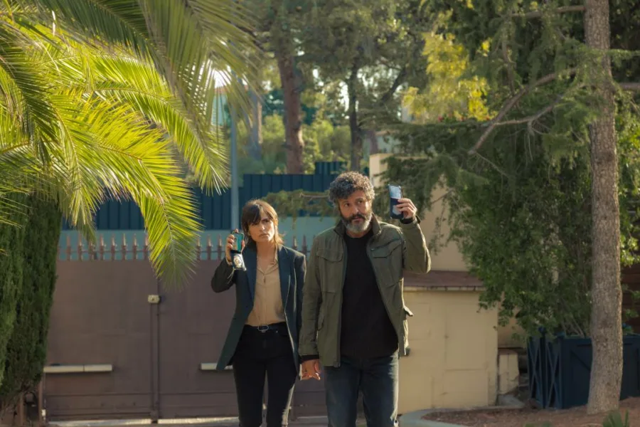 暗影之城 Netflix 新片 媒體採購 廣編稿 廣告合作 異業合作 米拉之家命案 以薩費雷茲 Isak Férriz 薇洛妮卡安琪葵 Verónica Echegui 巴塞隆納懸疑 加泰隆尼亞刑警