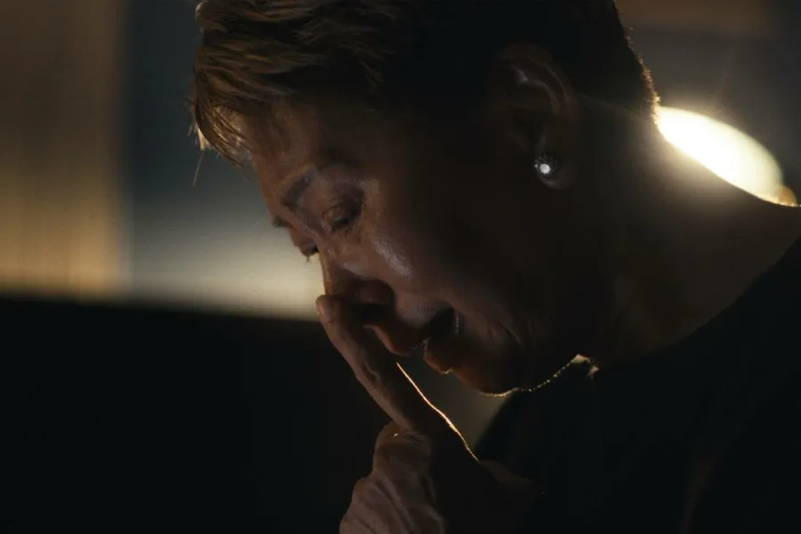 誰是掌鏡人越戰經典照片之謎 Netflix新片 電影 媒體採購 廣編稿 廣告合作 異業合作 The Stringer 戰地攝影師 蓋瑞奈特 Gary Knight 越戰新聞攝影 署名爭議 Netflix紀錄片歷史懸案 2025年11月28