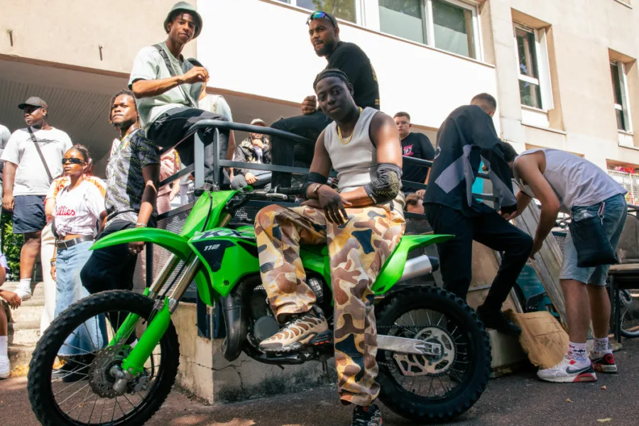 Netflix新片 電影 媒體採購 廣編稿 廣告合作 異業合作 互惠 Street Flow 3 努姆克 鄧巴 索雷曼 法國 劇情片 最終章 巴黎男孩三部曲 街頭生存 2026 電影 巴黎男孩3 家族命運 兄弟抉擇