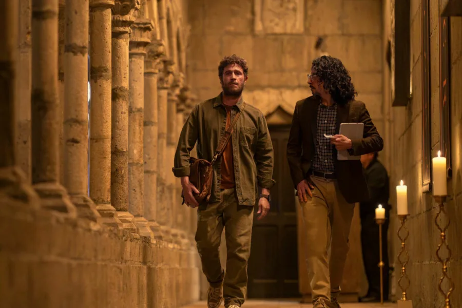 Netflix 新片 Dramovie 愛劇迷 媒體採購 廣編稿 廣告合作 異業合作 互惠 豪爾赫塞佩達帕特森 懸疑影集  致命權力圈 Inside The Circle 墨西哥影集 腐敗者改編  心理驚悚 信任崩解 政治角力 2026上線 影集推薦  摯友勒索 權力陰謀  懸疑推理 暢銷小說改編 驚悚影集
