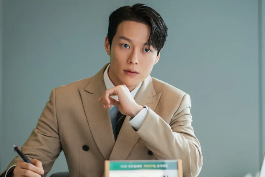 一吻爆炸  Netflix 新片 媒體採購 廣編稿 廣告合作 張基龍 安恩真 職場浪漫 辦公室喜劇 假媽媽 靈魂交換 燙菠菜 白馬王子 韓劇甜寵 化學反應