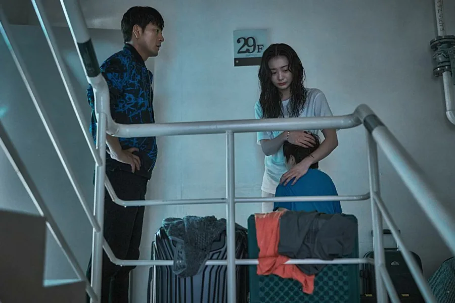 巨洪 Netflix新片 電影 媒體採購 廣編稿 廣告合作 異業合作 末日洪水 金多美 求生科學家 朴海秀 公寓工程師 科幻災難 視覺特效 Netflix原創 動作劇情 12月19日 上線鉅作