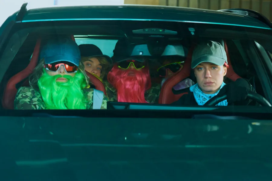 Netflix 新片 媒體採購 廣編稿 廣告合作 異業合作 互惠 搶錢女王團 Cash Queens 法國原創影集 女性搶劫喜劇 靈魂交換 Netflix原創