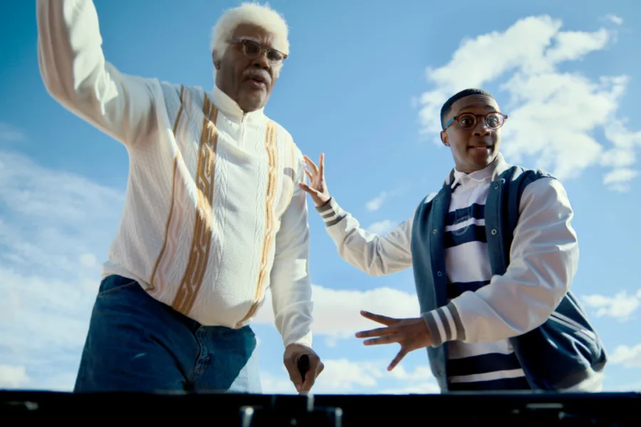 Netflix 新片 媒體採購 廣編稿 廣告合作 異業合作 互惠 祖孫大學公路遊  Joe’s College Road Trip 泰勒派瑞 傑曼哈里斯 安珀瑞恩史密斯 跨世代喜劇電影