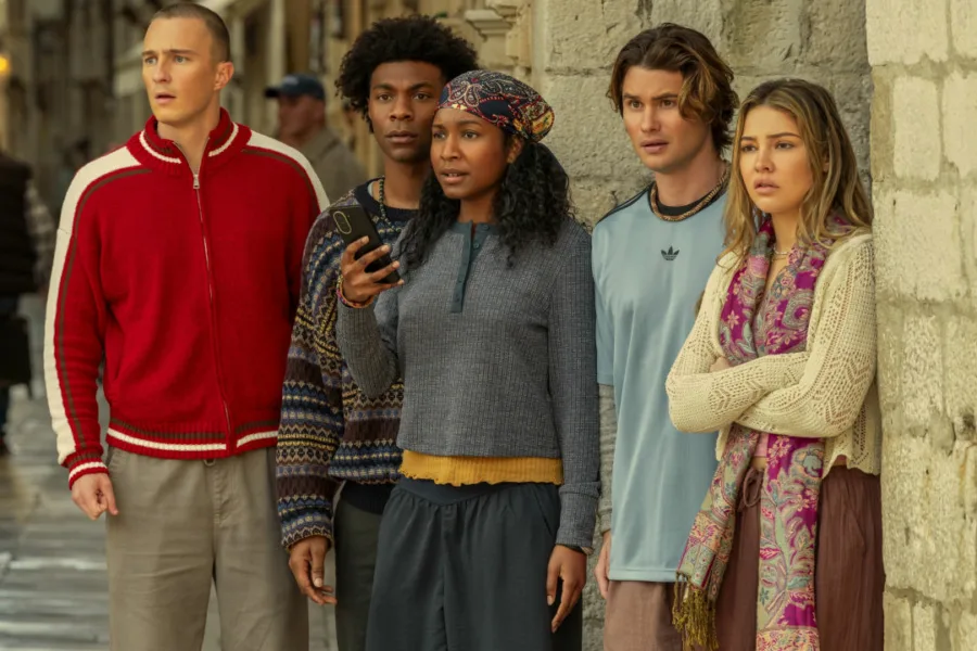 Netflix 新片 媒體採購 廣編稿 廣告合作 異業合作 互惠 外灘探秘 Outer Banks Season 5 Chase Stokes / Chase Stokes Madelyn Cline / Madelyn Cline 外灘冒險 / Outer Banks Adventure 寶藏陰謀 / Treasure Conspiracy 青春成長 / Youth Growth