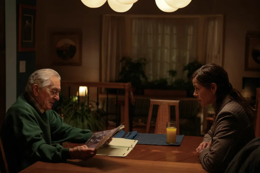 Netflix新片 電影 媒體採購 廣編稿 廣告合作 異業合作 互惠 耳語人 勞勃狄尼洛 亞當史考特 耳語人 電影 懸疑犯罪 蜜雪兒摩納漢 米高基頓 電影 耳語人 約翰卡羅林區 漢米許林克萊特 耳語人 The Whisper Man 歐文蒂格 暢銷小說改編 艾利克斯諾司 連環殺手 電影 耳語人 誘拐失蹤 前警探父親 懸疑驚悚