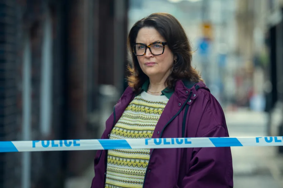 Netflix 新片 媒體採購 廣編稿 廣告合作 異業合作 危險追逃 RunAway 詹姆斯內斯比特 米妮德賴弗 Netflix懸疑 2026必追