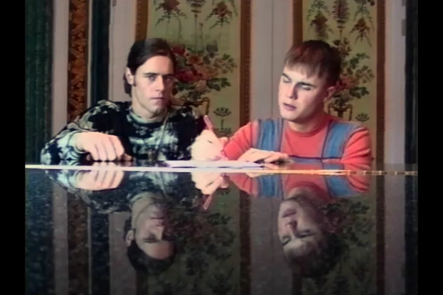 Netflix 新片 媒體採購 廣編稿 廣告合作 異業合作 互惠 接招合唱團英國樂壇傳奇 Take That 蓋瑞·巴洛 Gary Barlow 羅比·威廉斯 Robbie Williams 霍華·唐納德 Howard Donald 馬克·歐文 Mark Owen 傑森·奧蘭治 Jason Orange