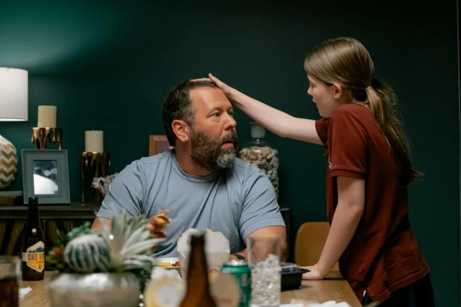 Netflix 新片 媒體採購 廣編稿 廣告合作 異業合作 互惠  放飛吧伯特 Free Bert  伯特克萊歇爾 Bert Kreischer 喜劇影集 比佛利山菁英教育 家庭文化衝擊