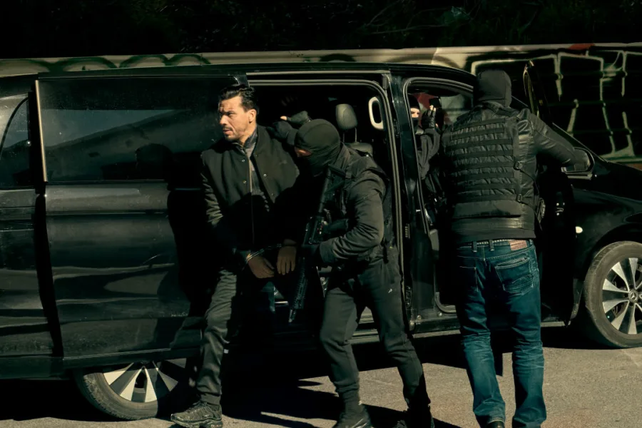 血紅海岸 Netflix新片 Blood Coast 奧利維耶·馬夏爾 佛蘿倫斯·湯瑪森  尼古拉·迪佛歇爾 泰菲克·傑拉布  薩米爾·波瓦塔德  伊迪爾·亞祖格利 珍妮·古爾索