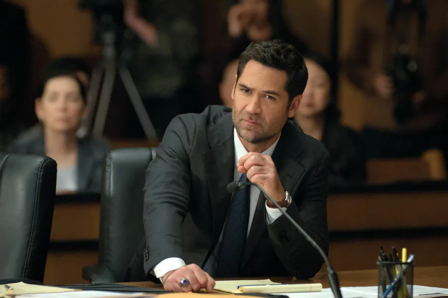 下流正義 第4季 Netflix法律劇集, 曼紐賈西亞魯佛, 林肯律師小說改編, 麥可·康納利 妮芙·坎貝爾 Neve Campbell 貝琪·紐頓 Becki Newton 潔姿·雷柯爾 Jazz Raycole 安格斯·桑普森 Angus Sampson