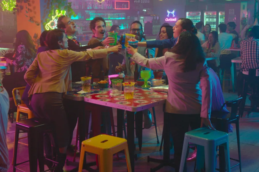 Netflix 新片 媒體採購 廣編稿 廣告合作 異業合作 互惠 戀愛朝九晚五