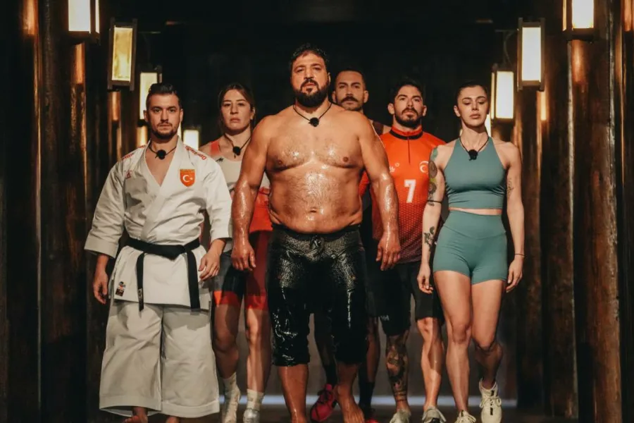 體能之巔亞洲大挑戰  Netflix 新片 媒體採購 廣編稿 廣告合作 曼尼·帕奎奧  Netflix真人實境 國家體能對決 亞洲運動巨星 2025年10月28日上線