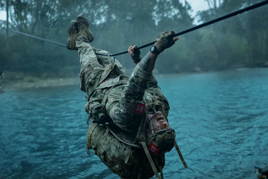 Netflix新片 電影 媒體採購 廣編稿 廣告合作 異業合作 互惠 侵略機器 War Machine  美國陸軍遊騎兵 生存之戰  軍事科幻 動作電影  菁英團隊 驚人威脅  跨文明戰爭 戰術驚悚  2026 動作新片 侵略機器