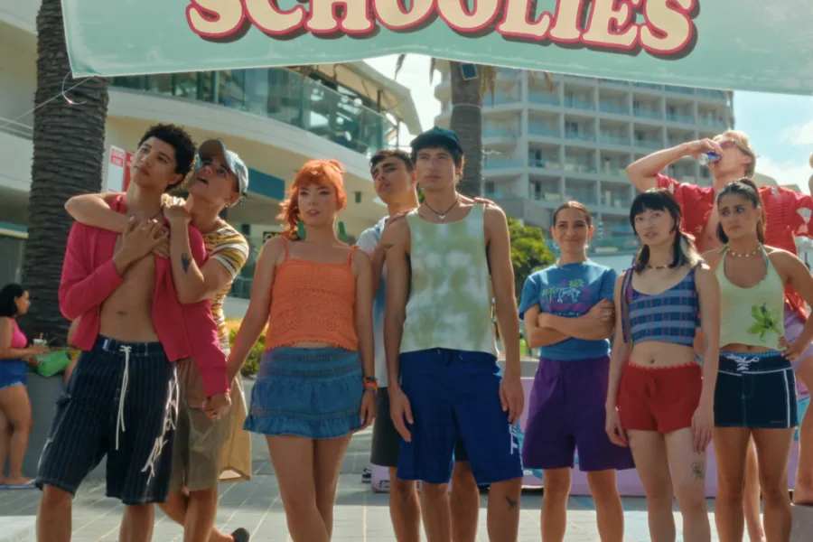 Netflix 新片 媒體採購 廣編稿 廣告合作 異業合作 互惠 心碎高中第3季 Heartbreak High Season 3  Ayesha Madon James Majoos  Chloe Hayden Asher Yasbincek  Thomas Weatherall Will McDonald  青春劇情 澳洲影集  2026 影集 心碎高中