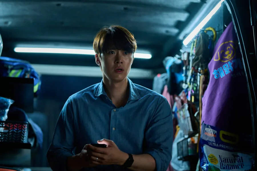 Netflix新片 電影 媒體採購 廣編稿 廣告合作 異業合作 互惠人夫總動員 Husbands in Action 陳善圭 人夫總動員 韓國電影 孔明 朴奎泰 2026 電影 人夫總動員 姜漢娜 犯罪喜劇 陳善圭 忠植 孔明 珉碩 動作喜劇片 Husbands in Action 雞不可失 情感獨立 情敵合作 電影 人夫總動員 營救妻子 混亂任務 生存演算