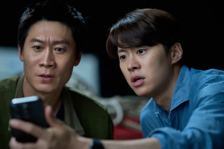 Netflix新片 電影 媒體採購 廣編稿 廣告合作 異業合作 互惠人夫總動員 Husbands in Action 陳善圭 人夫總動員 韓國電影 孔明 朴奎泰 2026 電影 人夫總動員 姜漢娜 犯罪喜劇 陳善圭 忠植 孔明 珉碩 動作喜劇片 Husbands in Action 雞不可失 情感獨立 情敵合作 電影 人夫總動員 營救妻子 混亂任務 生存演算