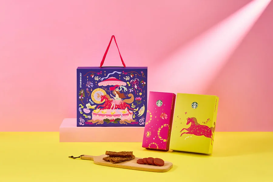 2026新年禮盒 星巴克馬年禮盒 春節送禮推薦 星河之馬 星巴克春節限定 馬年伴手禮 藝術家設計禮盒 2026吉祥話、2026新年、2026新年送禮、2026送禮、新年禮盒、新年送禮、馬年吉祥話、馬年禮盒、馬年送禮