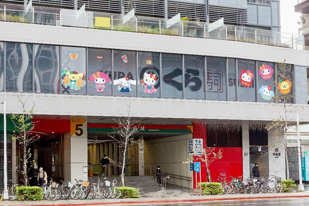 ▲ 三麗鷗新春限定佈置(影片提供:藏壽司)