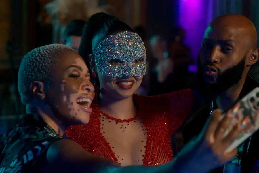 不良網紅  Netflix 新片 媒體採購 廣編稿 廣告合作 Mandisa Nduna Cindy Mahlangu 南非原創 假冒奢侈品 單親母親