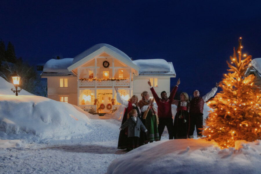 今年聖誕很挪威 Netflix 電影 浪漫 喜劇 劇情片 荷姆森 無屍小鎮 彼得荷姆森 奧斯陸西面的勞蘭 艾妲烏爾辛霍爾姆 坎南吉爾 艾妲烏爾辛霍爾姆