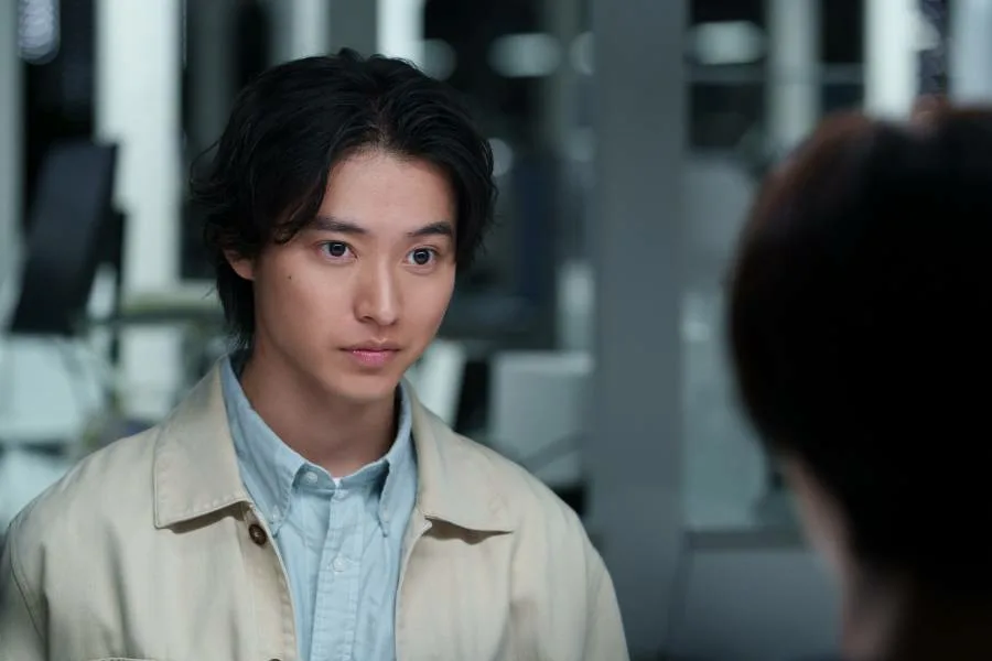 今際之國的闖關者 山崎賢人 土屋太鳳 山下智久 町田啟太 森永悠希 三吉彩花 朝比奈彩 磯村勇斗 靈魂交換 火箭雨 骰子遊戲