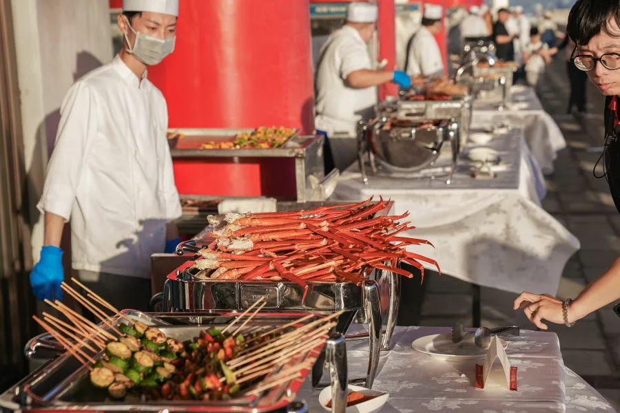 媒體採購 廣編稿 廣告合作 圓山大飯店 星空BBQ派對 松葉蟹 和牛漢堡 調酒無限暢飲 live樂團嗨翻夜空 搶萬元大獎 中秋節