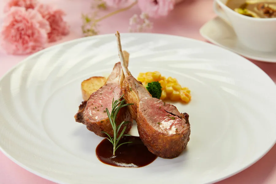 媒體採購 廣編稿 廣告合作 異業合作 互惠 甜蜜獻禮 母親節 最愛媽咪 圓山大飯店 五星美饌 浪漫花藝 靜謐之旅 傳遞無限愛意 母親節蛋糕