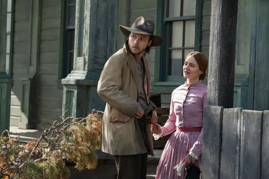 棄徒 Netflix 新片 媒體採購 廣編稿 廣告合作 The Abandons Lena Headey Gillian Anderson 西部劇 家族恩怨