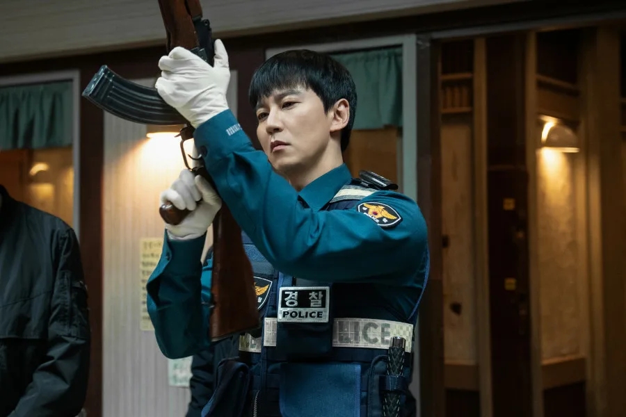 槍口彼端 Netflix 新片 媒體採購 金南佶 Kim Nam-gil 金英光 非法槍械 警探與軍火商 動作懸疑