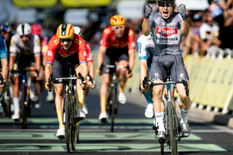 環法自由車賽逆風飛馳  Netflix 新片 媒體採購 Tour de France 蒂博·皮諾 馬克·卡文迪什 運動紀錄片 Netflix影集 