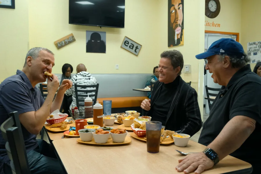 環球饗宴：菲爾來吃飯 第8季 Netflix 新片 媒體採購 菲爾羅森塔爾 6月18日 阿姆斯特丹美食 巴斯克料理 波士頓美食