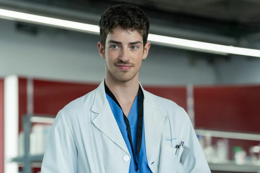 白塔之欲 Netflix新片媒體採購 西班牙劇情片 醫療影集 急診室 華金索羅亞醫院 納瓦尼姆利  艾坦娜桑琪絲吉洪 布蘭卡蘇亞雷茲  曼諾瑞亞斯 阿方索巴薩維 博爾哈路納