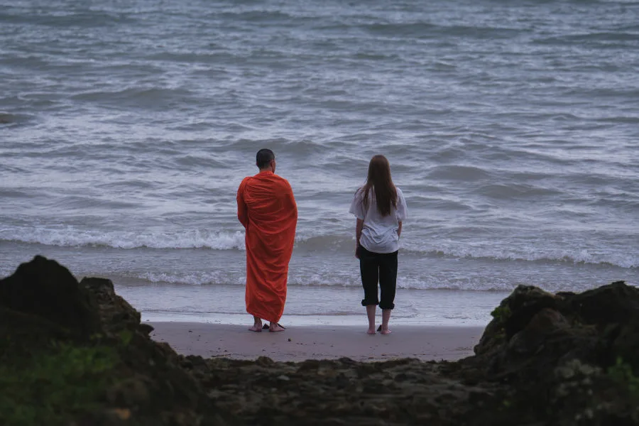 絕廟騙局 第2季 Netflix新片 第二季 泰國驚悚劇 創業騙局 佛寺復興 靈魂交換 宗教商業化