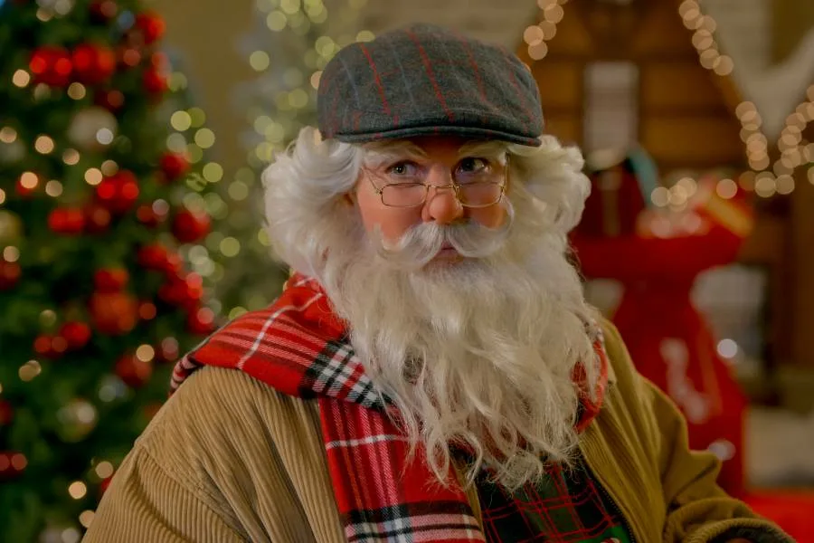 聖誕老人亂亂愛 Netflix新片 電影 媒體採購 廣編稿 廣告合作 My Secret Santa 亞莉珊卓布瑞肯瑞吉 萊恩艾格德 浪漫喜劇 聖誕節