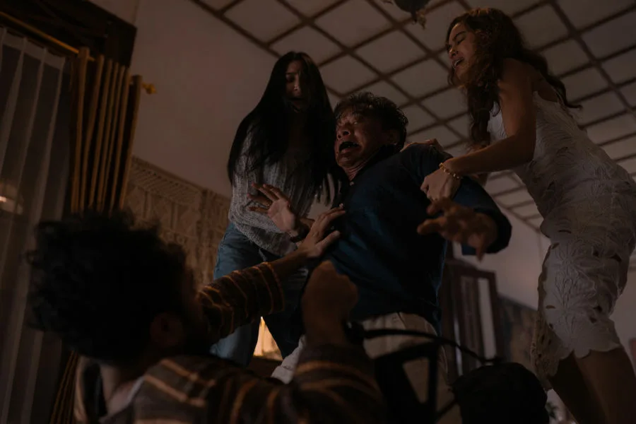 長生血戰 Netflix新片 電影 媒體採購 廣編稿 廣告合作 The Elixir Eva Celia Dimas Anggara Mikha Tambayong Donny Damara 2025年10月23日