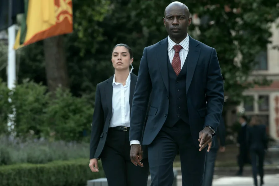 頭號外交官 Netflix新片第3季 凱莉羅素 政治驚悚影集 美劇 大衛蓋亞斯 艾麗安 羅里金尼爾 艾托艾桑多 政治驚悚 靈魂救贖 權力博弈 外交危機 婚姻考驗 艾美提名